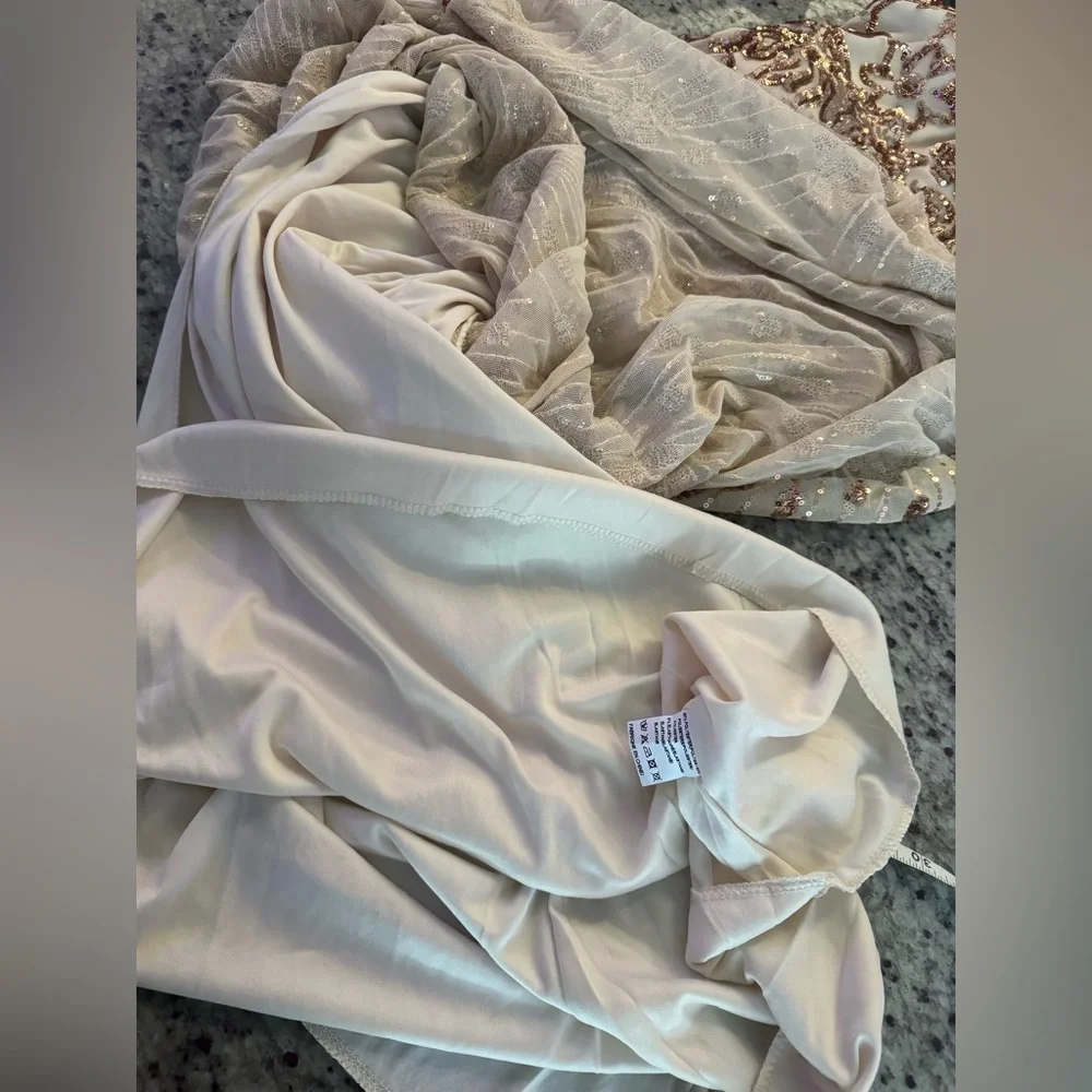 Kalinnu Champagne Sequins Mermaid Evening Gown dress Size Medium New with tags - Picture 13 of 14